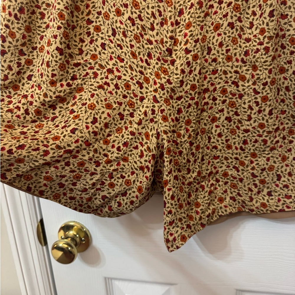Vintage 100% Silk Shorts High Rise Small Ditzy Floral 5” Inseam Double Layer - Picture 4 of 12